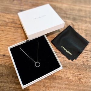 VRAI & ORO 14k White Gold Circle Necklace